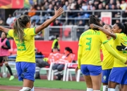 开云体育入口-足球比赛中一支势不可挡的女足队伍