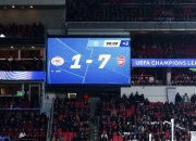 包含拜仁慕尼黑遭逆转击败，欧冠前景蒙上阴霾的词条