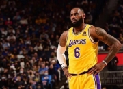 开云APP-湖人再次遭遇失利，詹姆斯表达失望情绪