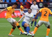 开云体育登录-青岛海牛队员艰苦训练，向冠军进军的简单介绍