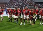 开云体育APP下载-意甲赛事现场瞬间燃爆，观众欢呼不断