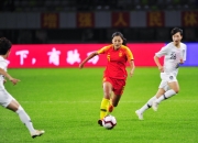 开云体育下载-包含足球女运动员在场上大显身手，带领球队夺冠的词条