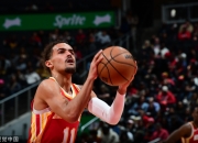 开云体育APP下载-猎鹰险胜老鹰，特雷杨制胜三分仰天长啸