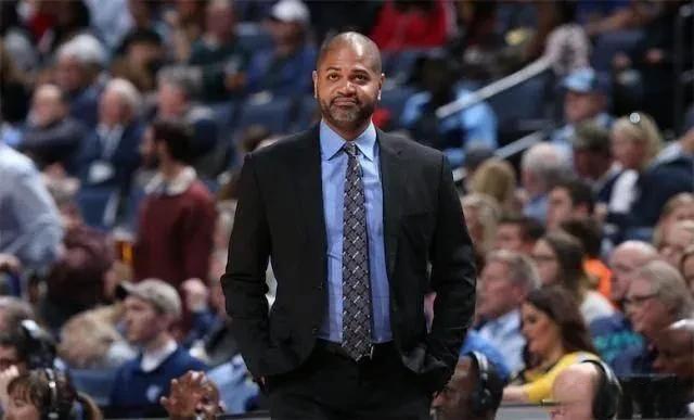 都灵主教练遭遇连败压力，面临下课危机的简单介绍