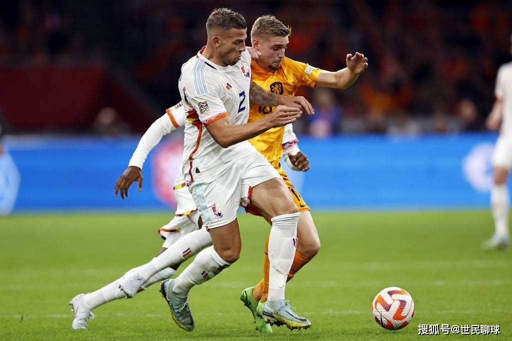 包含匈牙利队惊险获胜晋级欧洲国家队赛事的词条