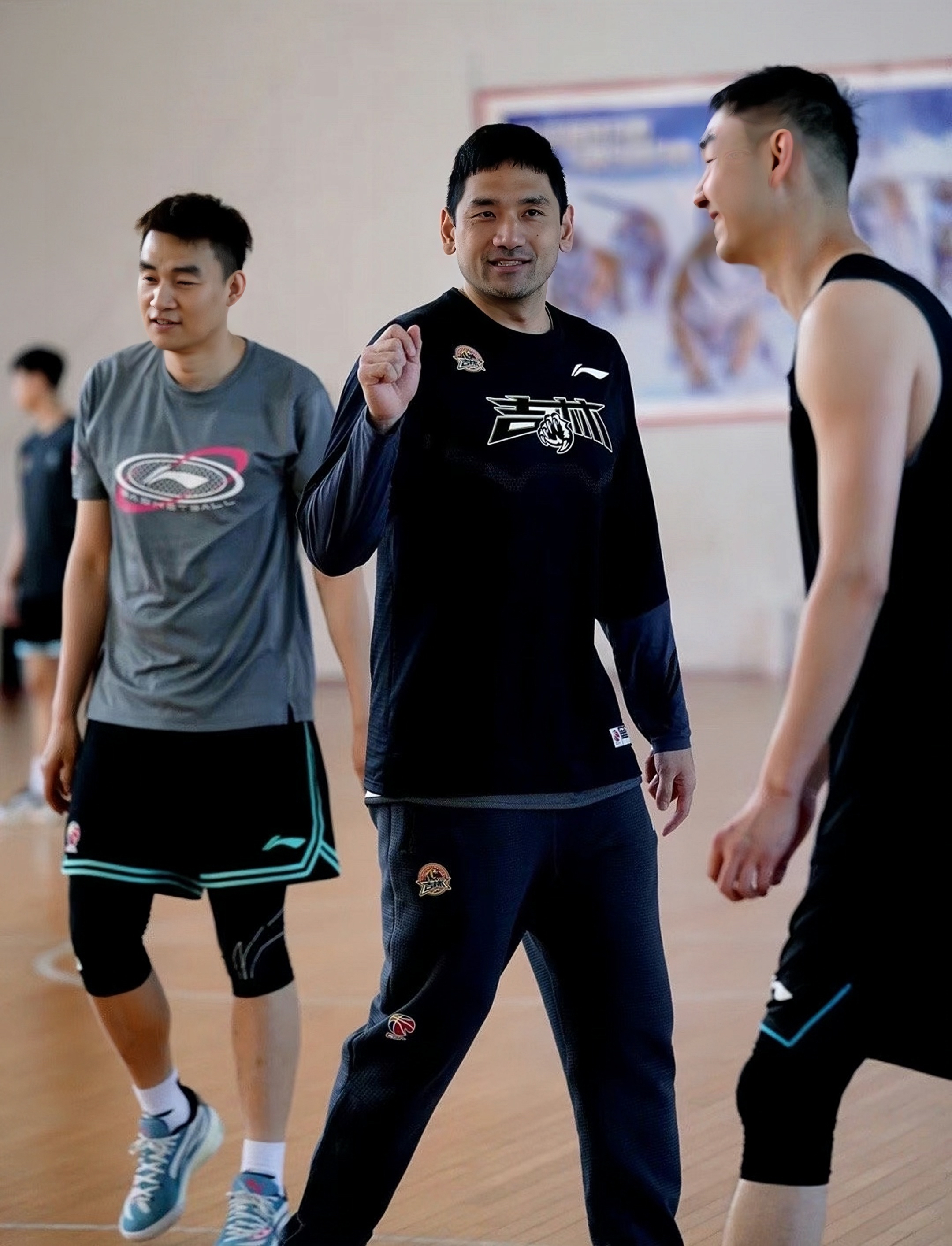 篮球教练换帅,新帅接手豪门球队 篮球教练换帅,新帅接手豪门球队