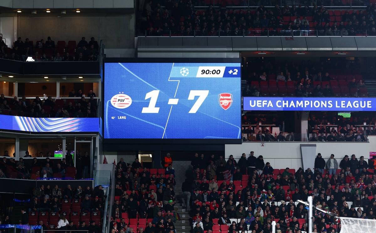 包含拜仁慕尼黑遭逆转击败，欧冠前景蒙上阴霾的词条