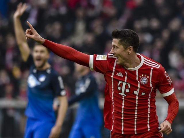 包含沙尔克连续失利，积分榜形势堪忧的词条