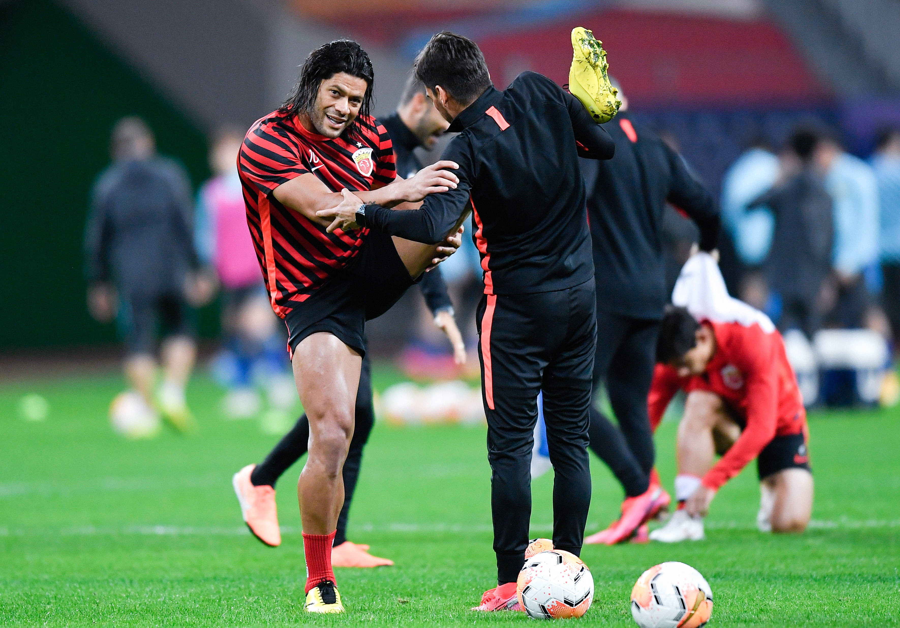 上港全主力出击江苏苏宁，实力对比傲人