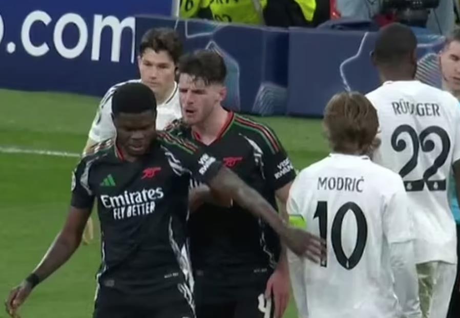 全场高呼MVP！阿森纳连过五人破门，震撼世俱杯！的简单介绍