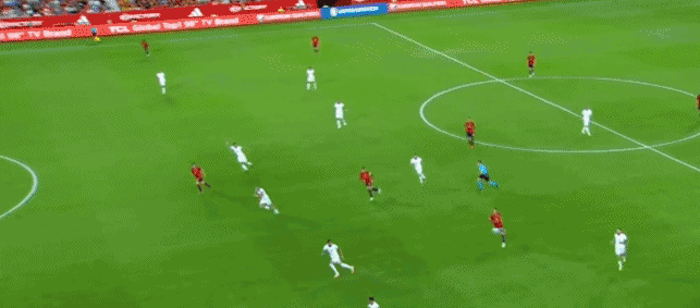 包含欧预赛冠军争夺备战关键时刻,球队全力备战迎接比赛的词条 包含欧预赛冠军争夺备战关键时刻,球队全力备战迎接比赛的词条