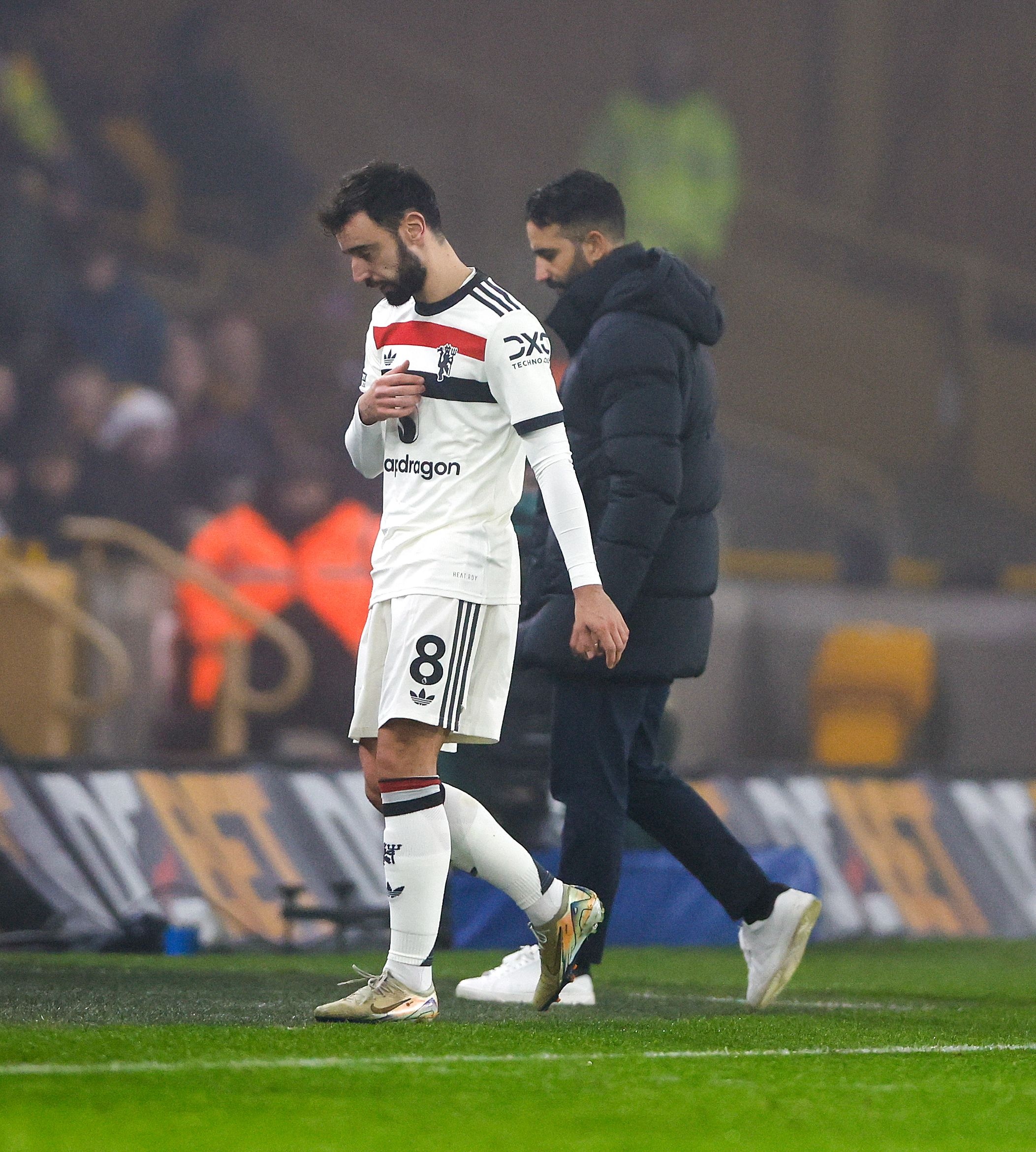 曼联主场大胜继续追赶领头羊