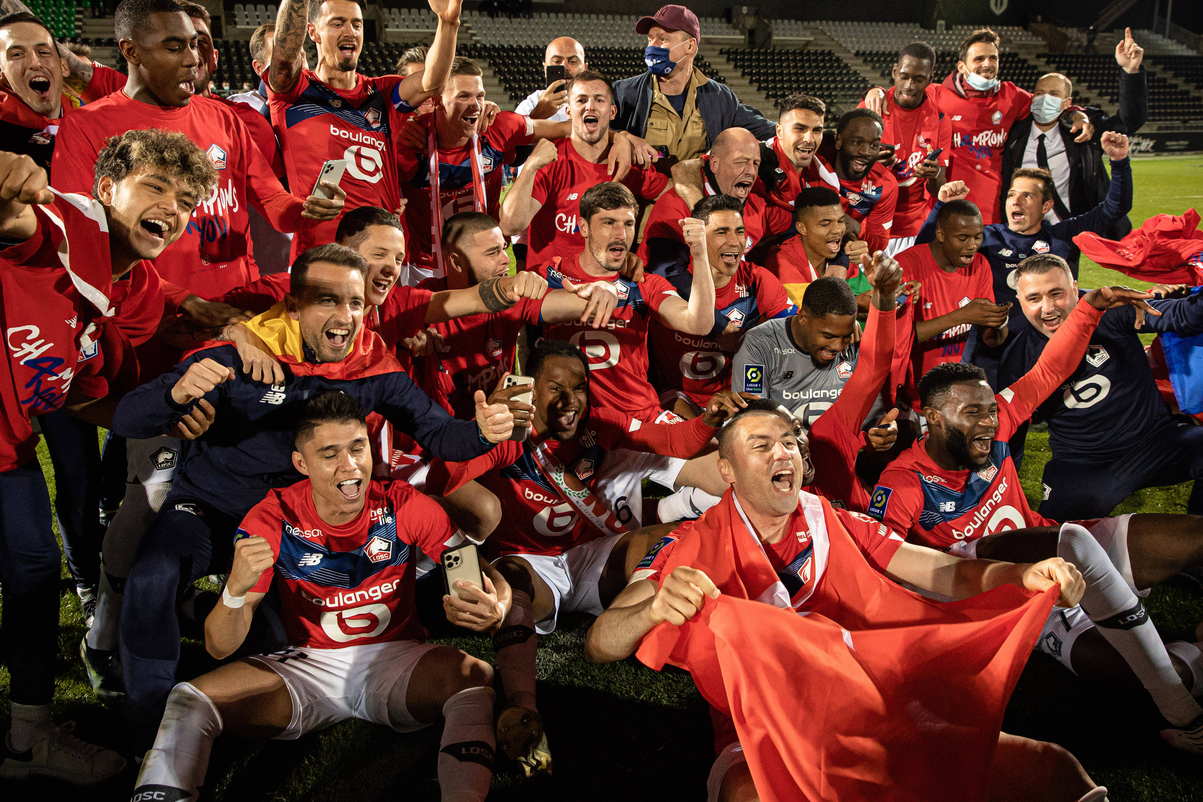 马赛主场被斯特拉斯堡绝杀，踢丢法甲冠军机会的简单介绍