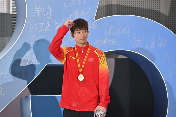 跳马比赛男子夺冠，奇迹发生