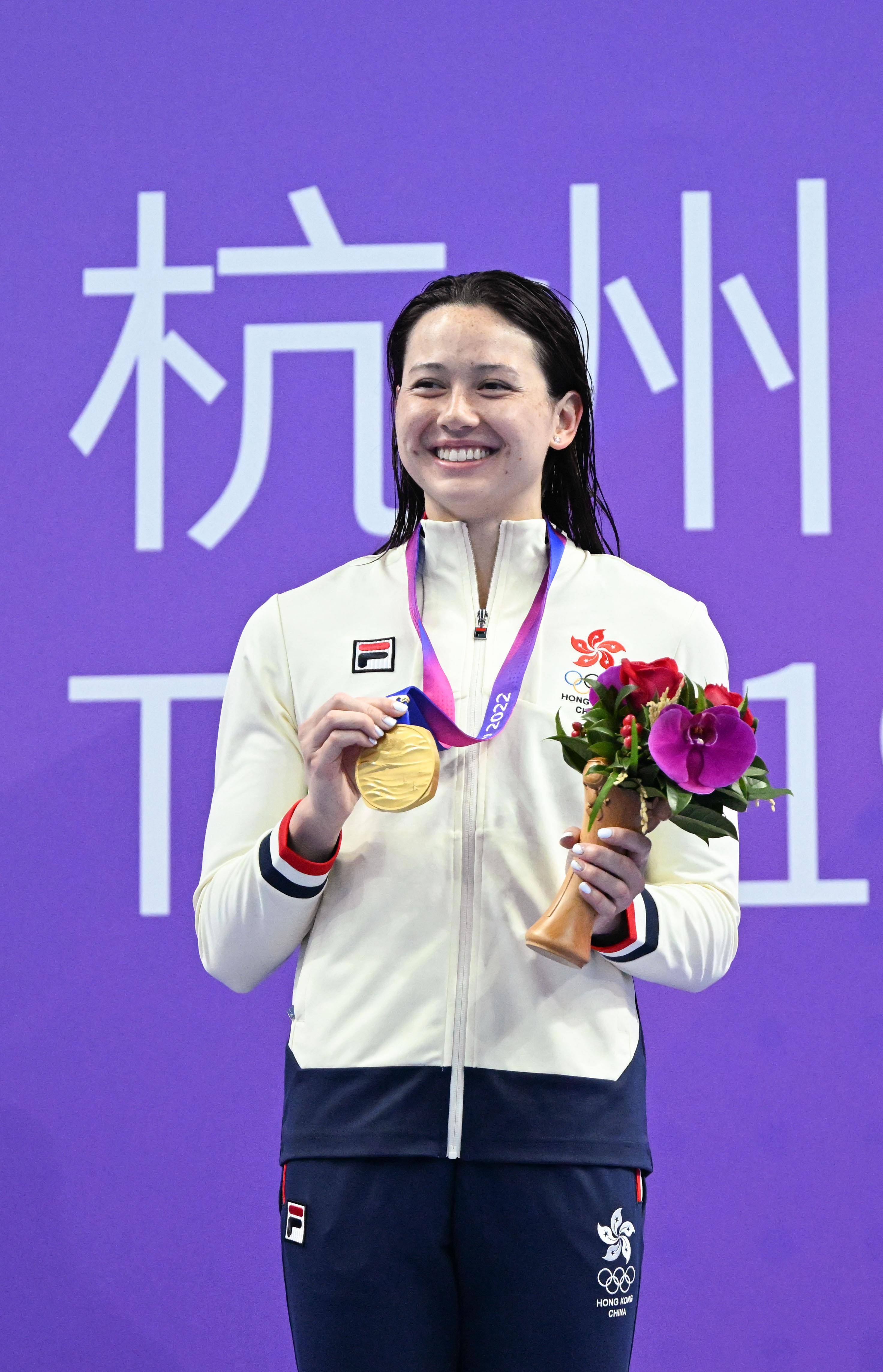 游泳比赛惊现女子新冠军，寥寥无几！的简单介绍