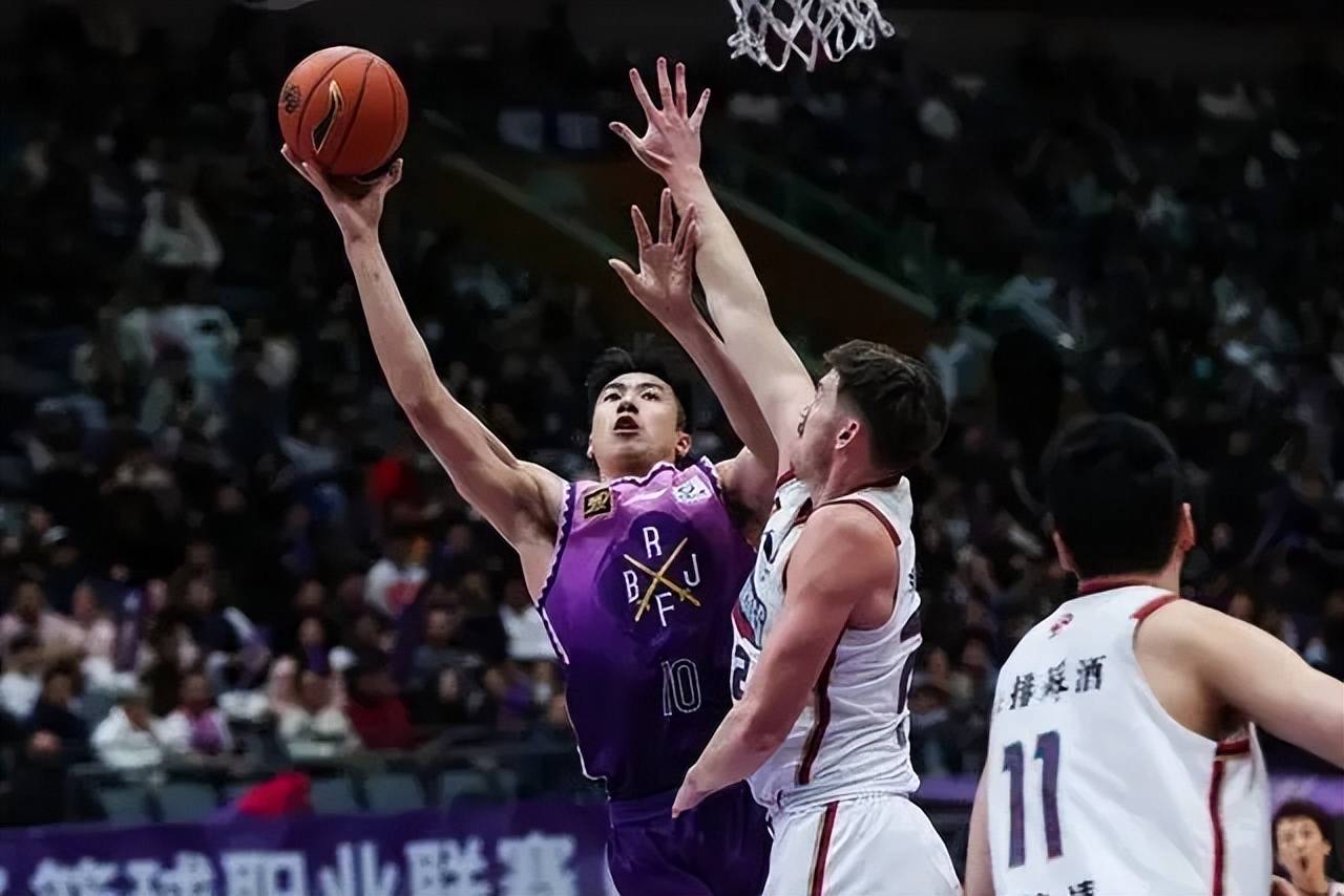 南京队将在湖南队客场挑战，球员士气高涨的简单介绍