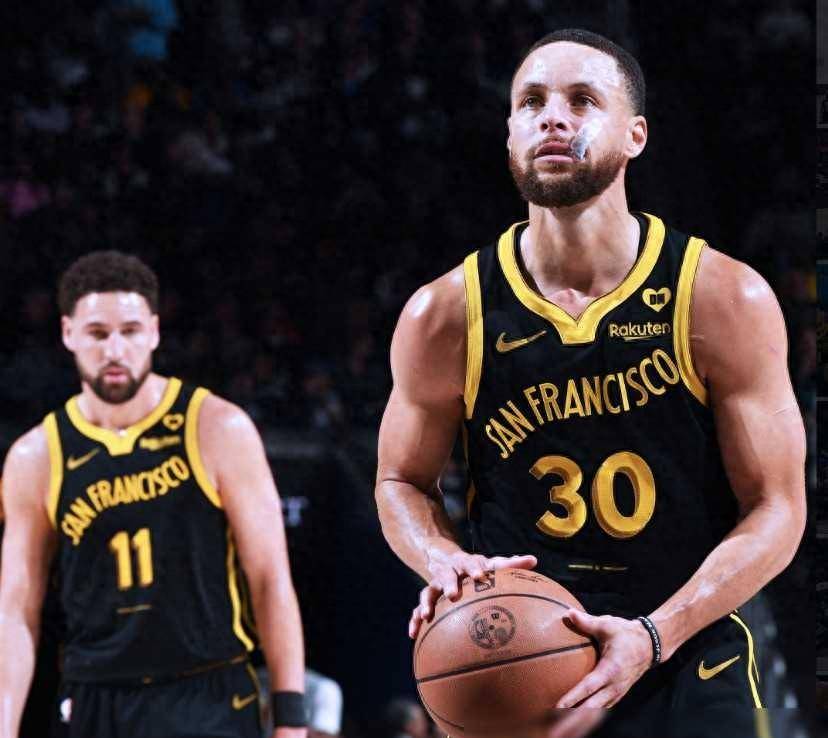 雷霆德罗赞状态低迷,球队反败为胜需尽快调整的简单介绍 雷霆德罗赞状态低迷,球队反败为胜需尽快调整的简单介绍