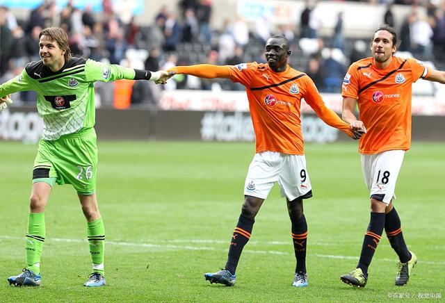 南安普顿门将表现出色,零封对手 南安普顿门将表现出色,零封对手