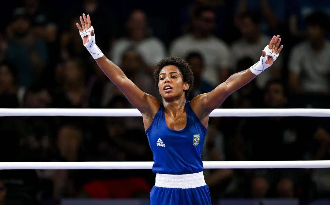 意外临门!英国体操队大放异彩 意外临门!英国体操队大放异彩