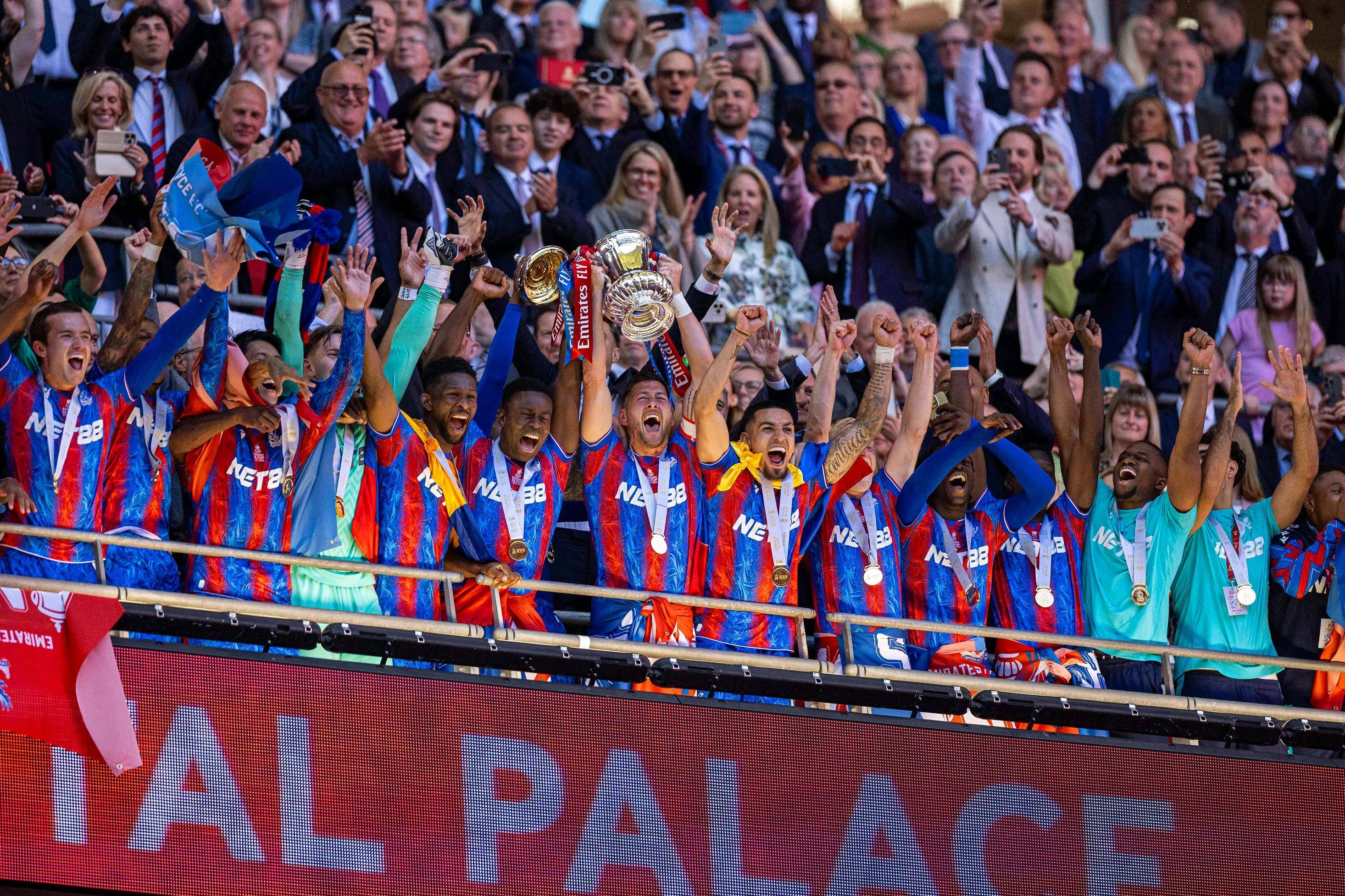 包含世界各地球队争霸,角逐激烈异常的词条 包含世界各地球队争霸,角逐激烈异常的词条