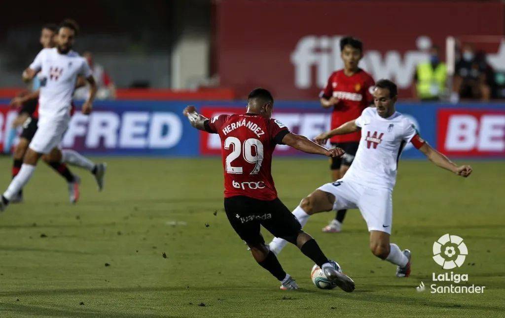 格拉纳达攻势猛烈，继续保持不败纪录的简单介绍