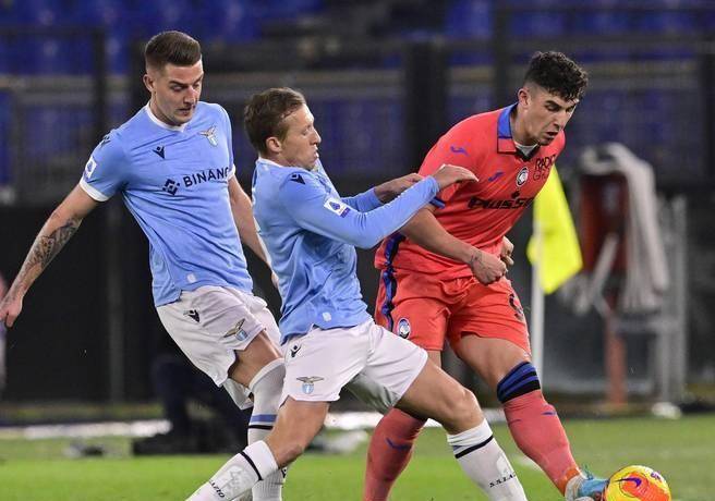 包含都灵城客场不敌对手近期表现低迷的词条