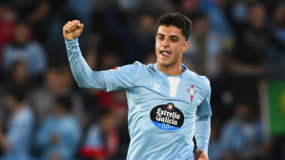 包含奥萨苏纳门将近期状态起伏，球迷有所担忧的词条