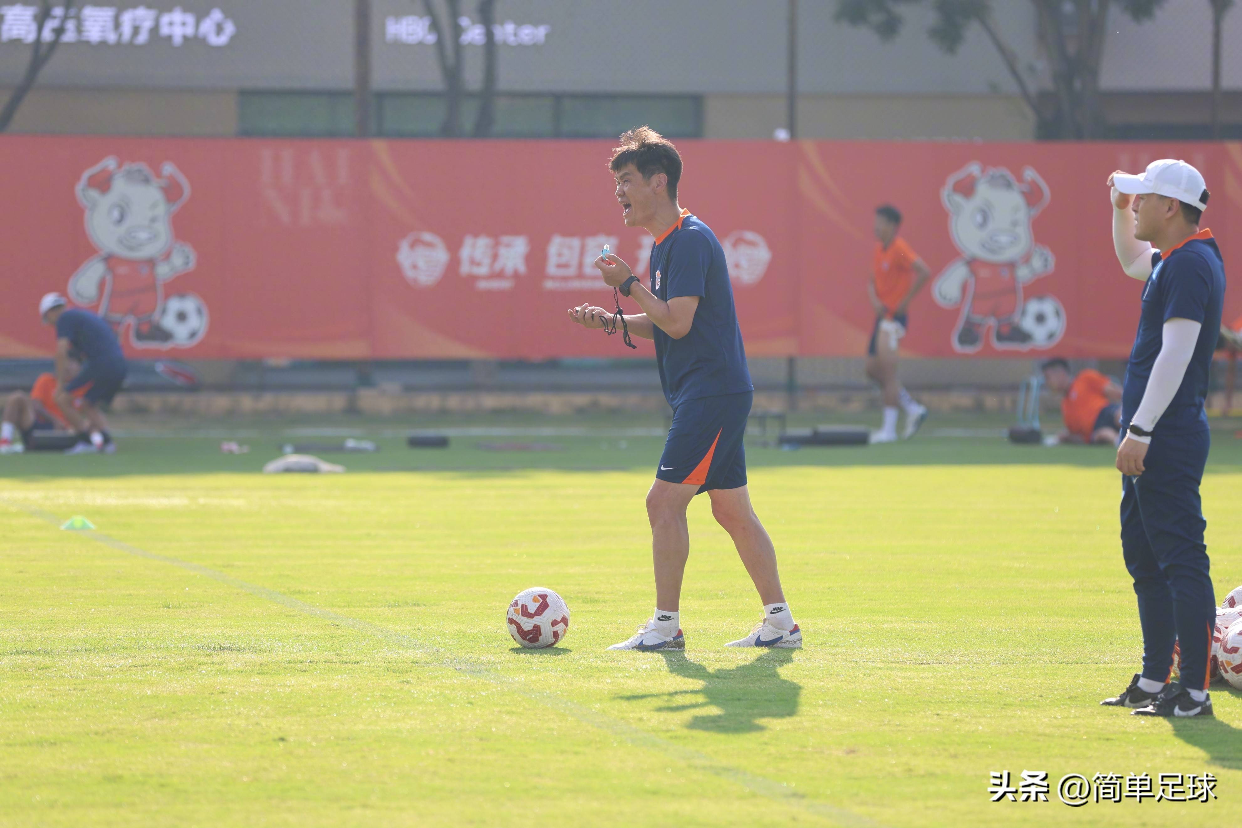 包含天津队主帅频繁轮换，球员表现不稳定的词条