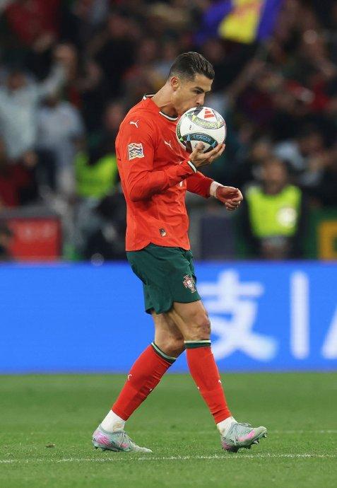 克里斯蒂亚诺罗纳尔多表现出色，葡萄牙轻取胜利