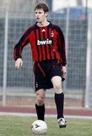 博洛尼亚主教练因争议言论被处罚