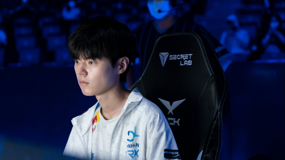 BLG险胜DRX，Deft成为全场焦点全球总决赛3:1（首尔）