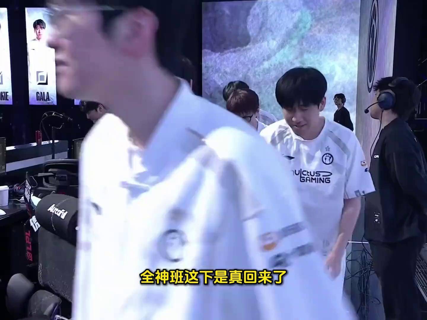 V5轻取IG，ShowMaker打出惊人五杀八强赛3:0（成都）