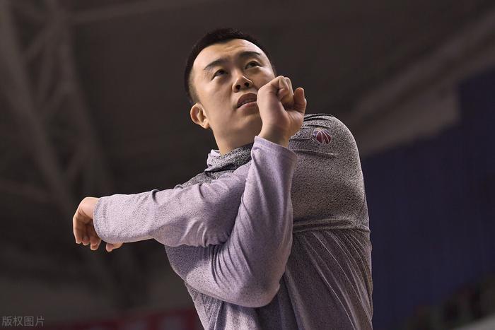 损伤后复出，球队主力球员异军突起，成为团队中坚的简单介绍