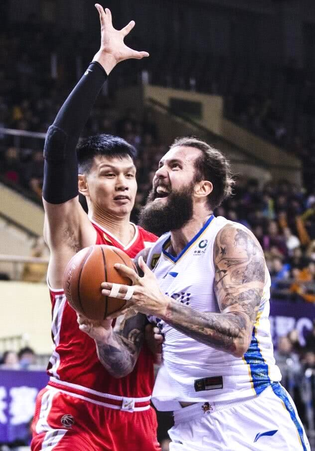 江苏队新引援令人期待，球迷期待明日大战