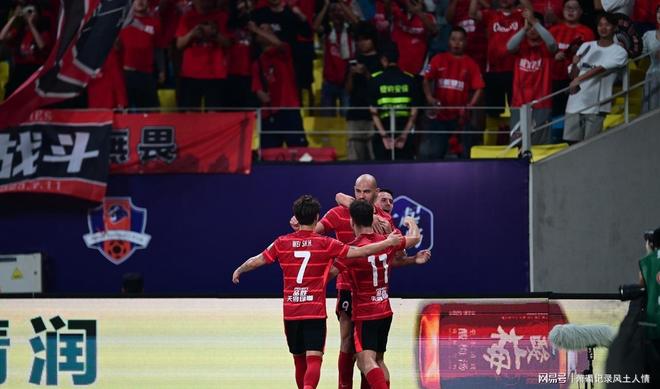 客场作战，球队困境多重，亚冠压力山大的简单介绍