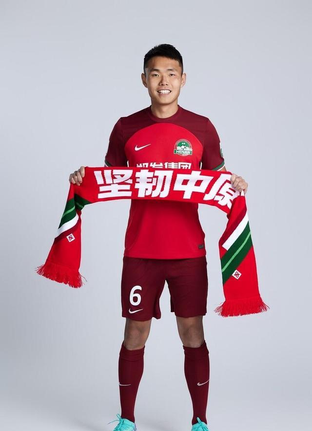 中国足球绽放光彩,国家队崭露头角 中国足球绽放光彩,国家队崭露头角