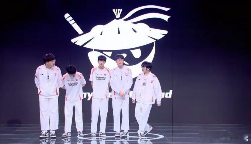 G2鏖战IG，JackeyLove线上压制力十足激烈交锋半决赛，成为赛场最大亮点的简单介绍