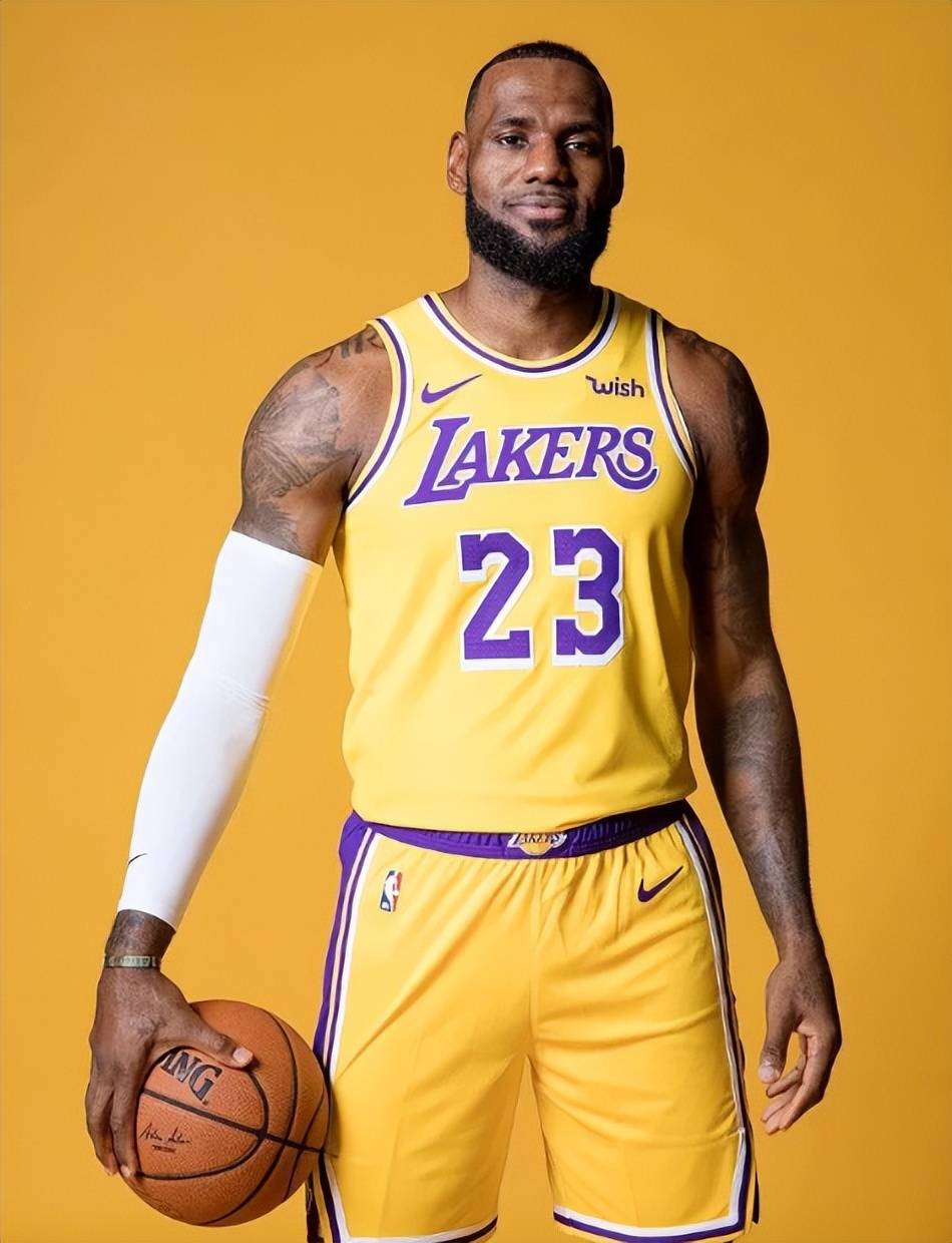 关于湖人强势菲律宾男篮，詹姆斯惊艳世界的信息