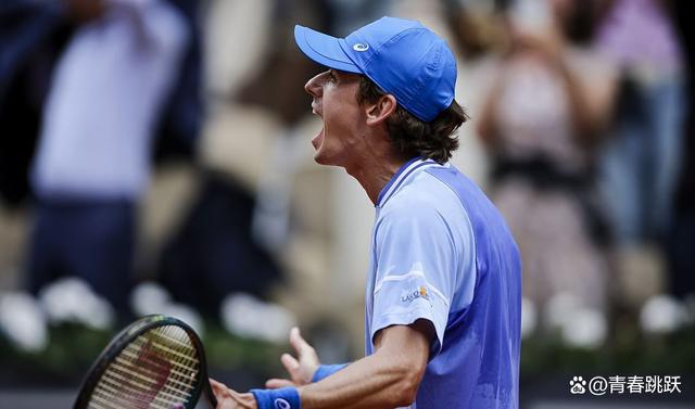 关于法国网球队碾压澳大利亚网球队，梅德韦杰夫高光表现的信息