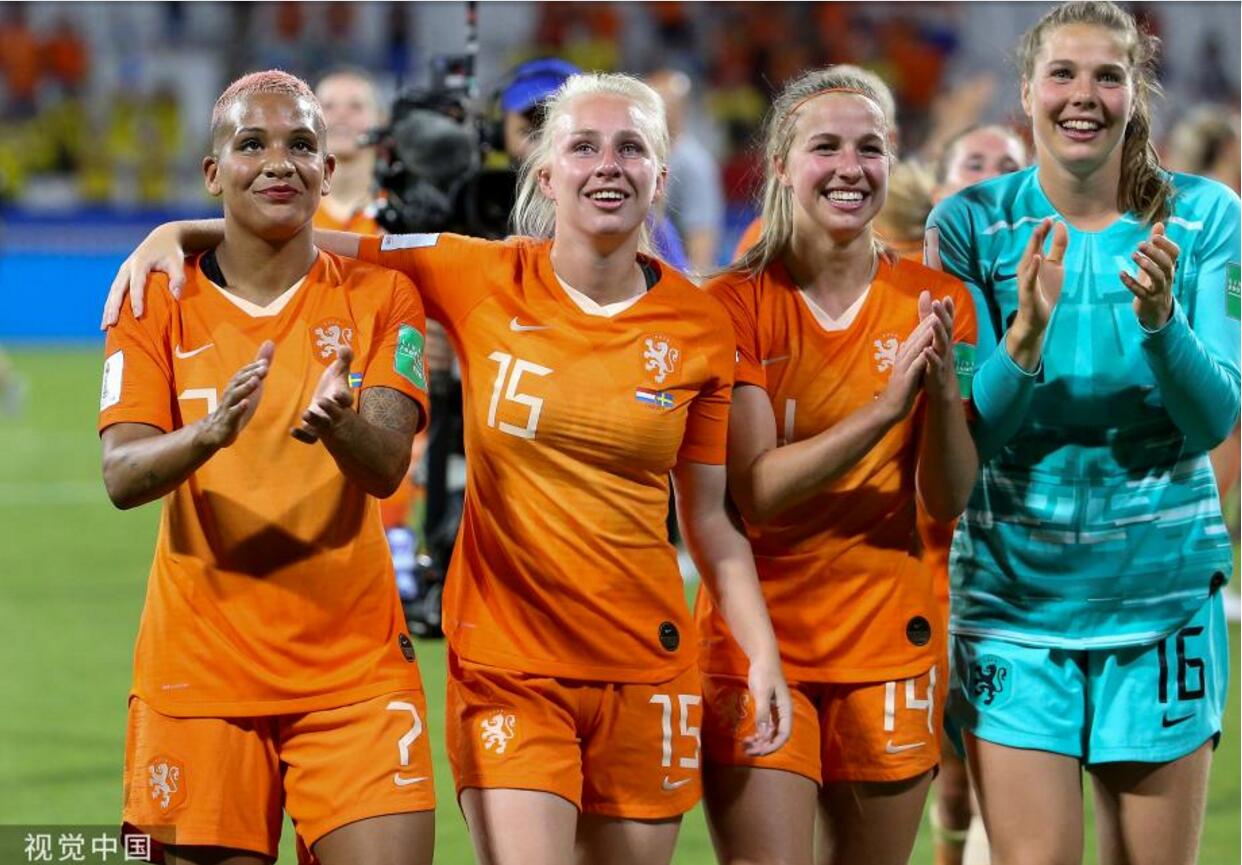 包含荷兰强势瑞典，科曼高光表现的词条