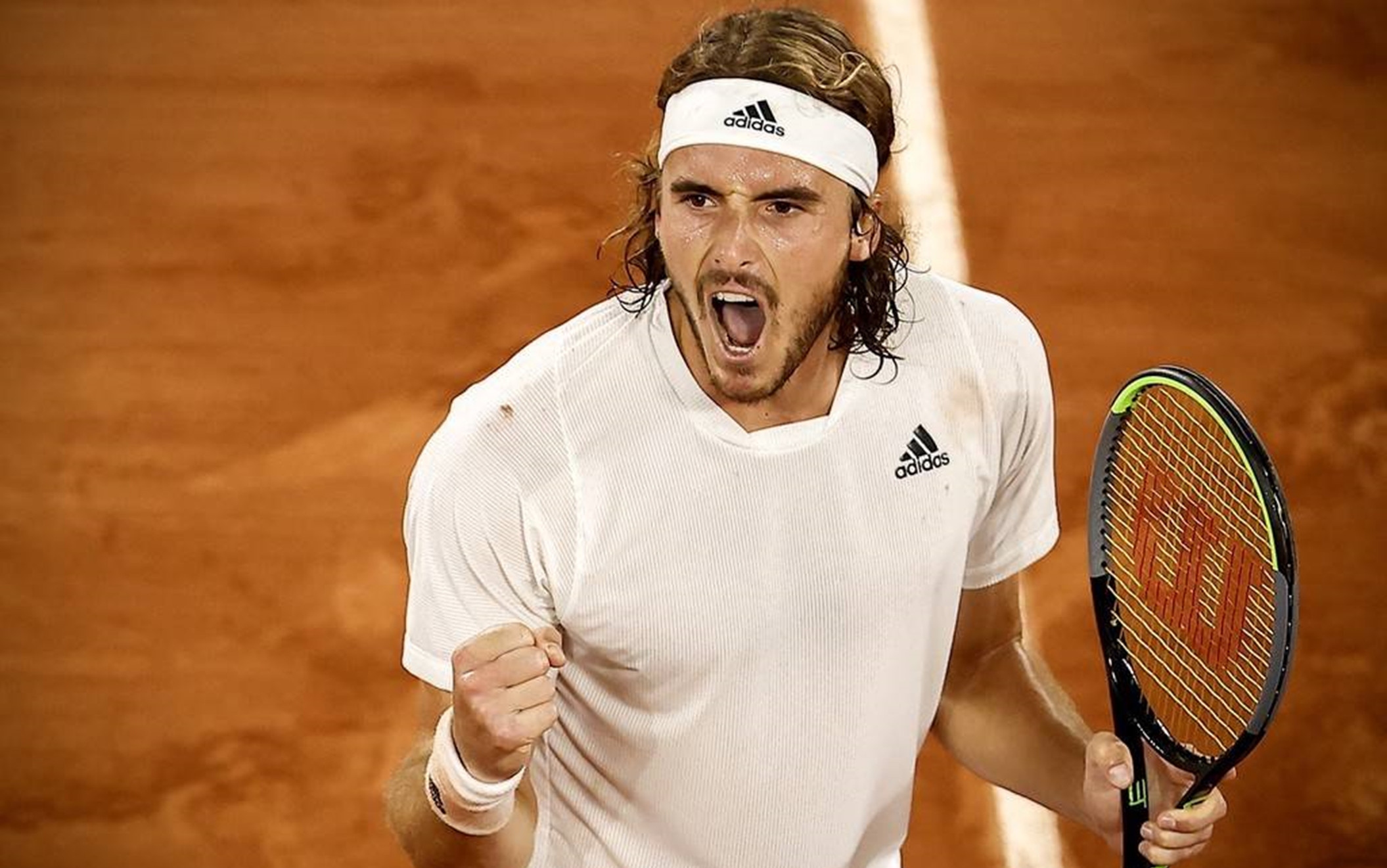 包含拉沃尔杯逆转戴维斯杯，西西帕斯统治全场的词条